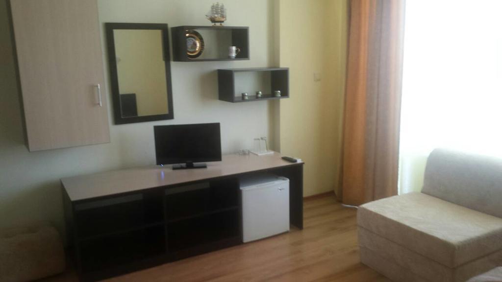 Семеен Хотел Атива - Family Hotel Ativa 洛泽内茨 外观 照片