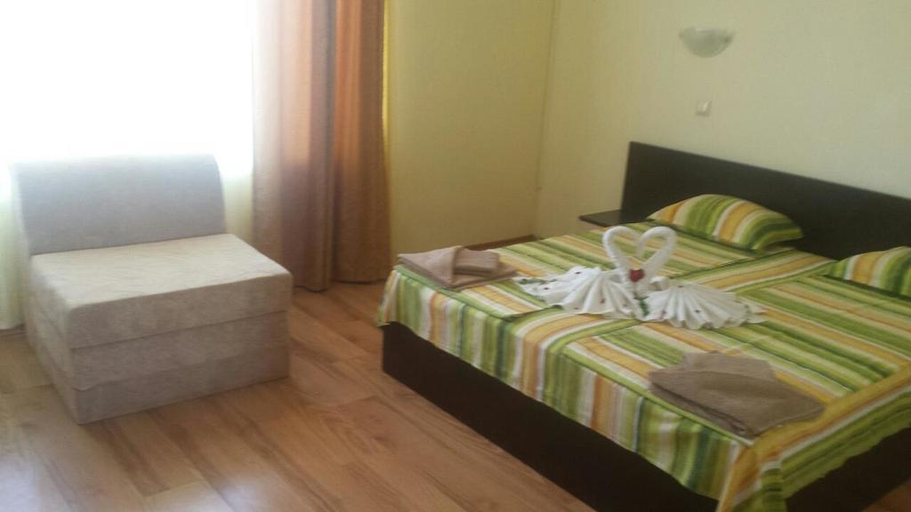 Семеен Хотел Атива - Family Hotel Ativa 洛泽内茨 外观 照片