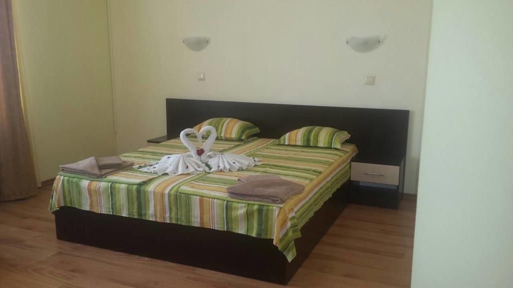 Семеен Хотел Атива - Family Hotel Ativa 洛泽内茨 外观 照片